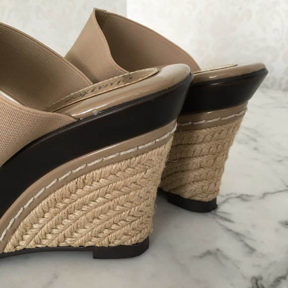 Charles David "Treasury" Wedge Sandal MINT 6.5M - Picture 4 of 8